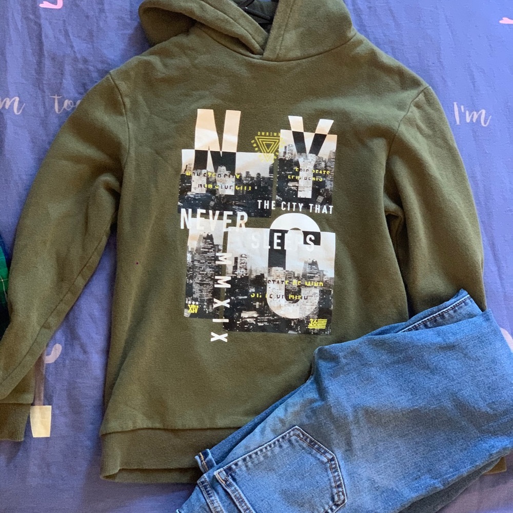 BOY’S CLOTHES - Picture 8 of 14